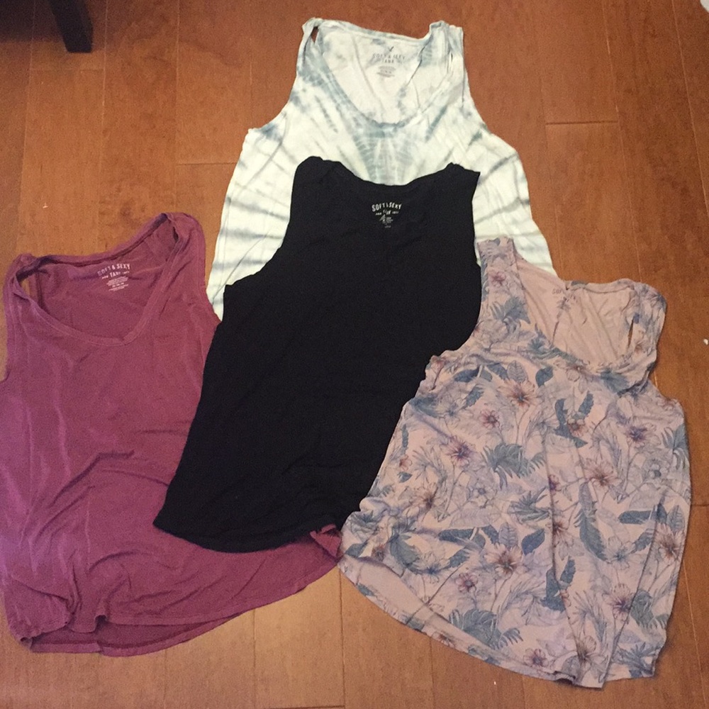 4 American Eagle soft and sexy tanks.